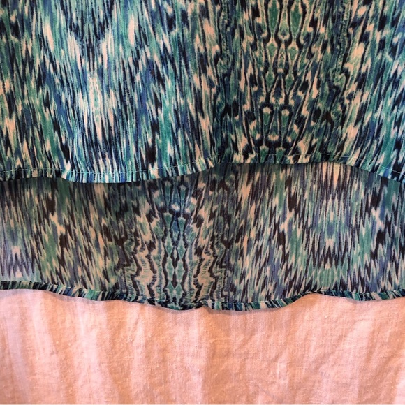 Violet + Claire v neck tank top semi sheer aqua and navy kaleidoscope pattern M - Picture 7 of 8